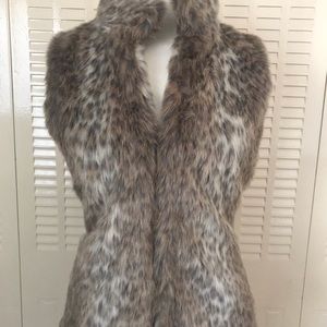 Banana Republic Faux Fur Leopard vest M
